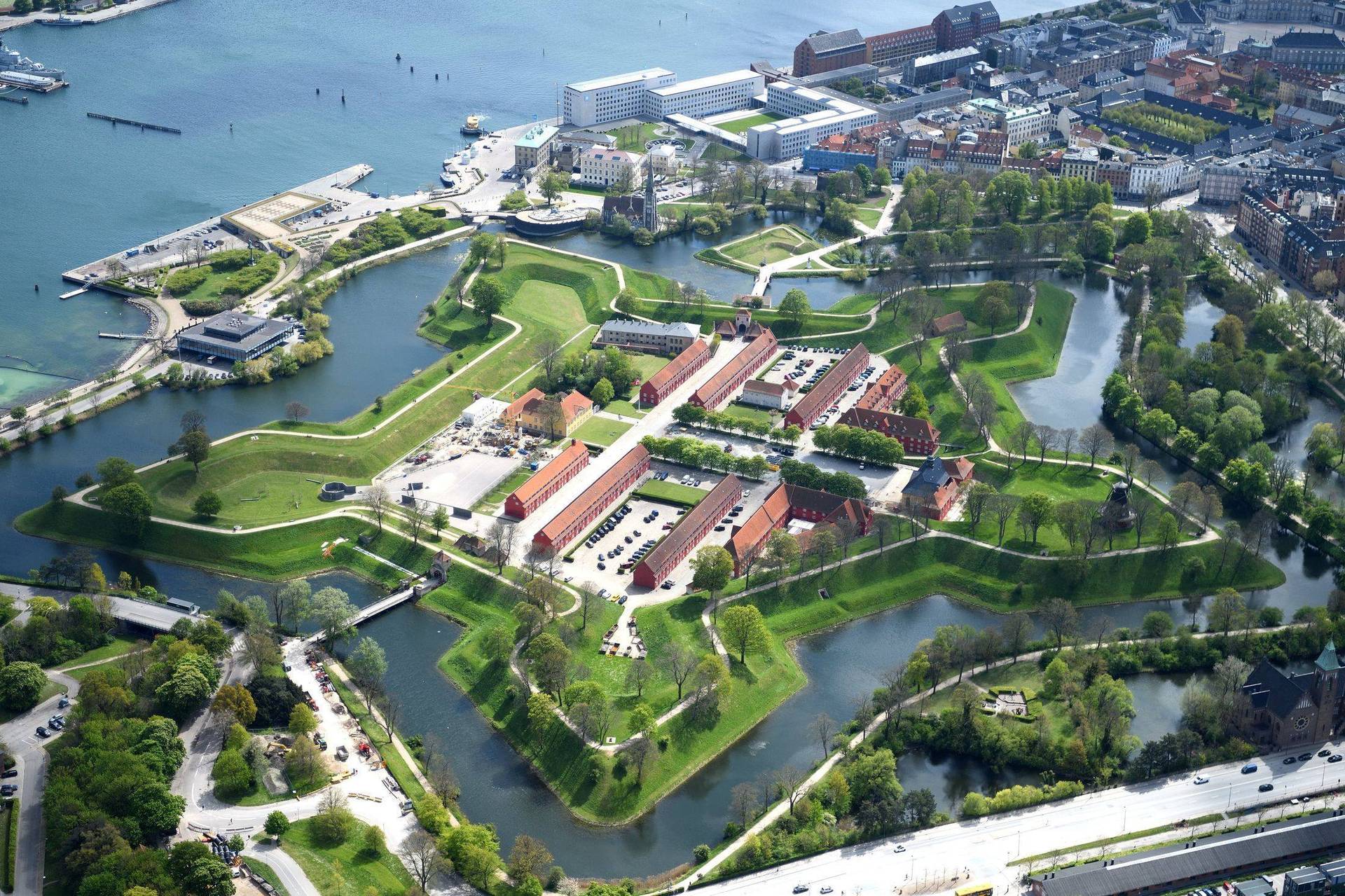 Kastellet i København set fra luften, forår